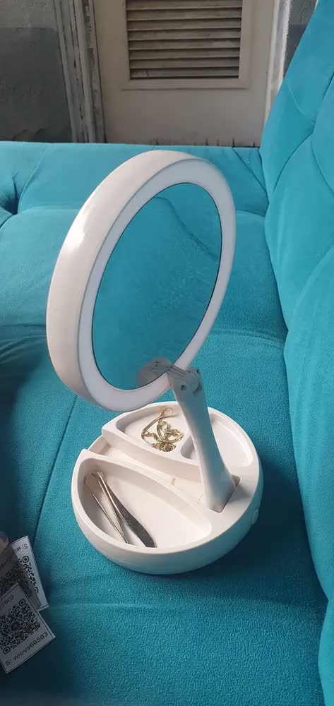 foto de Espelho Maquiagem MinyMix Redondo Com Luz LED Aumento 10x Portátil Dobrável