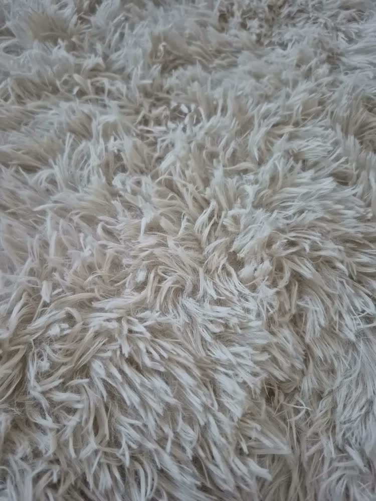 foto de Casa Laura Enxovais Tapete Felpudo 2,00x1,50 Peludo Macio Shaggy Sala Quarto Leve Palha