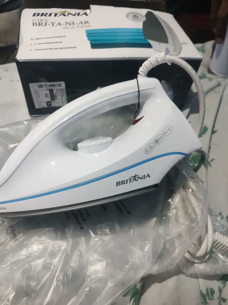 foto de Ferro De Passar Britânia Bfs30 5 Temperaturas 1250w Cor Branco