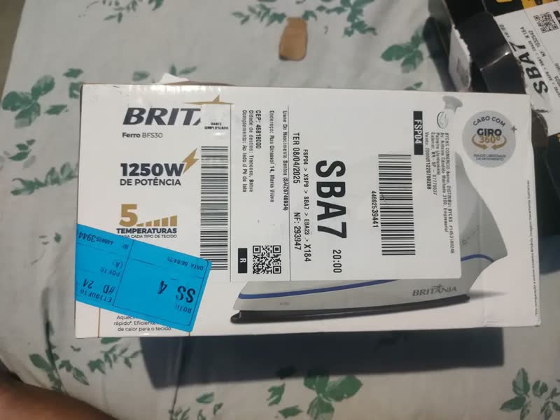 foto de Ferro De Passar Britânia Bfs30 5 Temperaturas 1250w Cor Branco