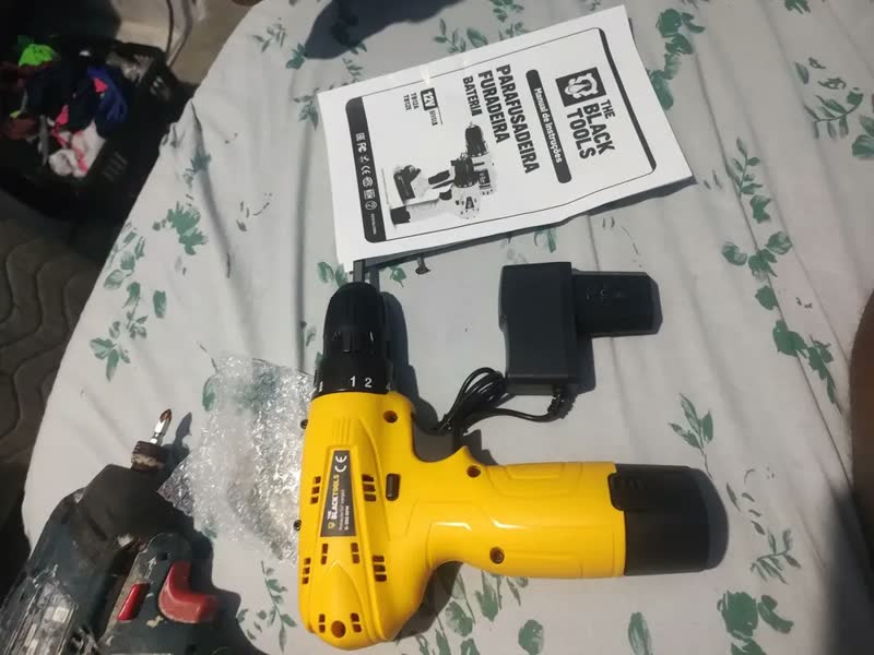 foto de Ferro De Passar Britânia Bfs30 5 Temperaturas 1250w Cor Branco