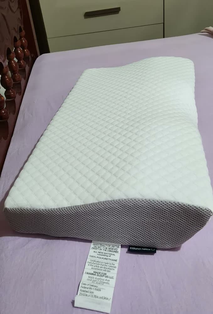 foto de Travesseiro Cervical Nasa - Coluna Relax - Carvão Ativado Cor branco e cinza