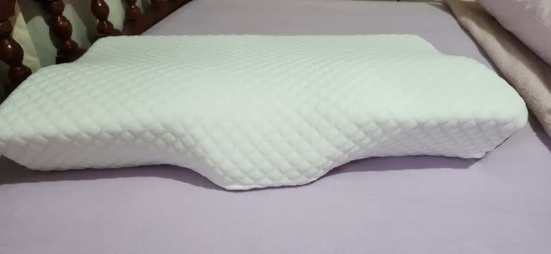 foto de Travesseiro Cervical Nasa - Coluna Relax - Carvão Ativado Cor branco e cinza