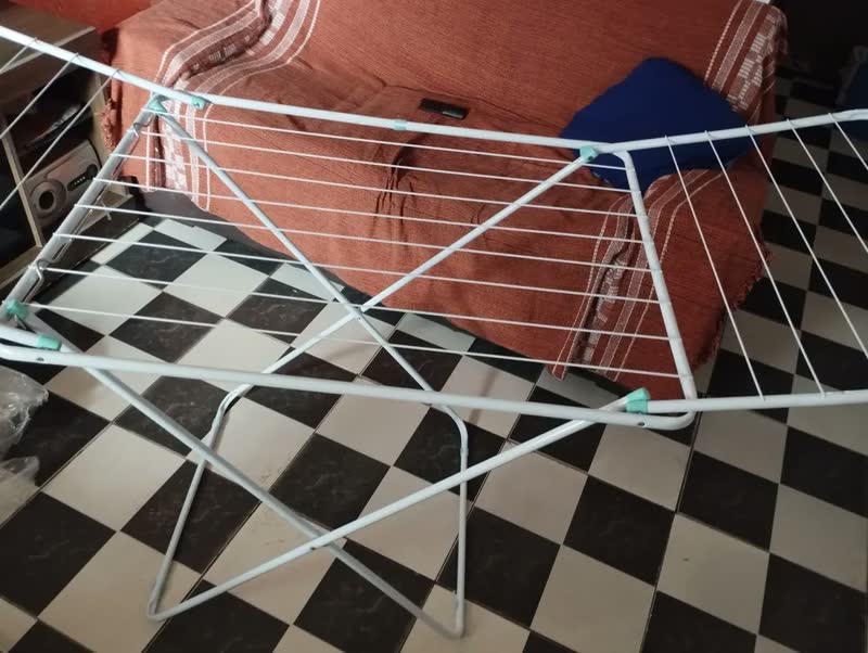 foto de Varal De Chão Grande Big Gigante Maxi 174 Cm Mor Cor Preto