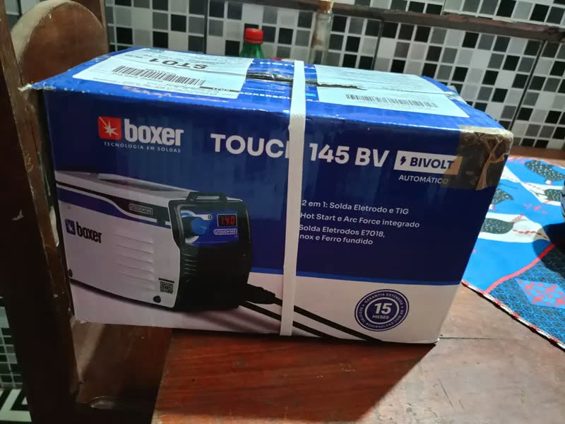 foto de Máquina Inversora De Solda 140 Amperes Touch145 Boxer Cor Azul