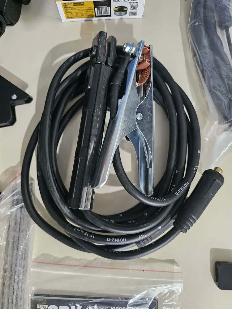foto de Maquina Solda Inversora Mig Super Tork 160A Sem Gás 3 em 1 Tig Eletrodo Amarelo/Preto