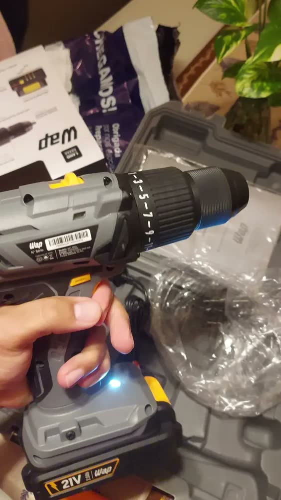 foto de Parafusadeira E Furadeira De Impacto K21 ID03 Sem Fio Com Maleta Organizadora Bivolt WAP