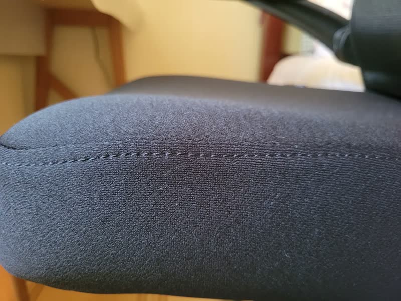 foto de Cadeira Escritório DT3 Vita Preta Ergonômica com Rodas e Altura Ajustável