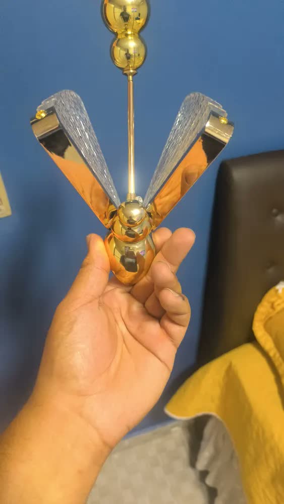 foto de Luminária Pendente Led Borboleta Gold Moderno 3000k vlx