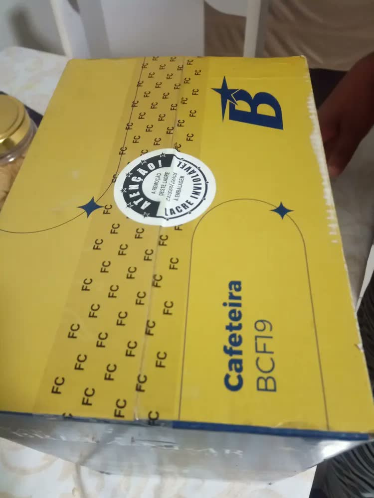 foto de Cafeteira Britânia 18 Cafezinhos Bcf19a Jarra De Vidro 550w Cor Preta