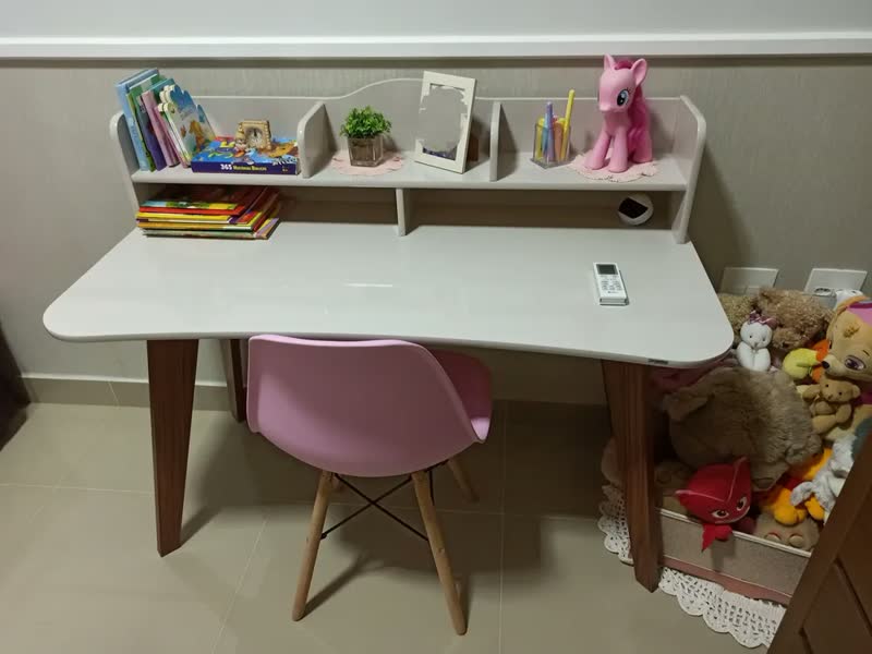 foto de Escrivaninha Ceci Artely Com 2 Nichos Para Home Office