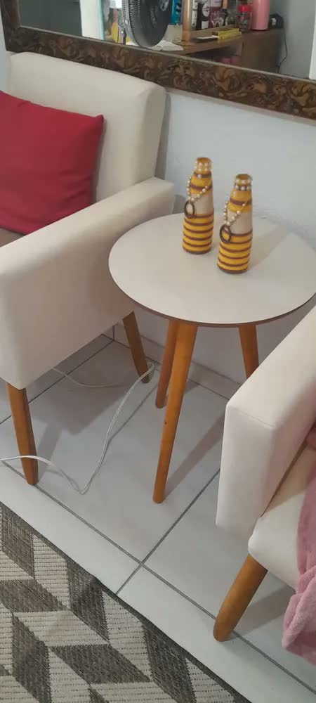 foto de Mesa Lateral Retrô Clássica Canto Sala Quarto Cabeceira45x57