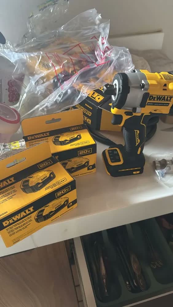 foto de Chave de Impacto 13mm 20V Brushless DEWALT DCF922B Com 4 Velocidades