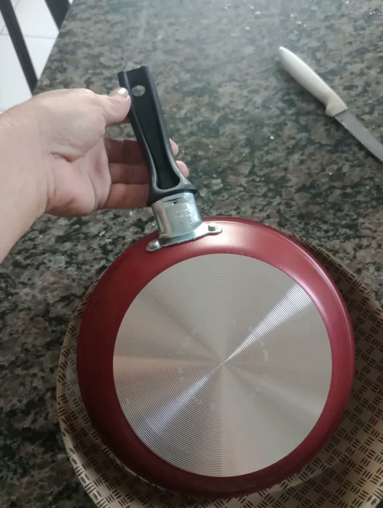 foto de Frigideira Tramontina Turim em Alumínio com Revestimento Interno e Externo em Antiaderente Starflon Max Vermelha 26 cm 1,8 L