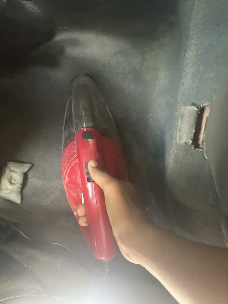 foto de Aspirador De Pó Automotivo Portátil Carro 60w Tramontina Cor Vermelho