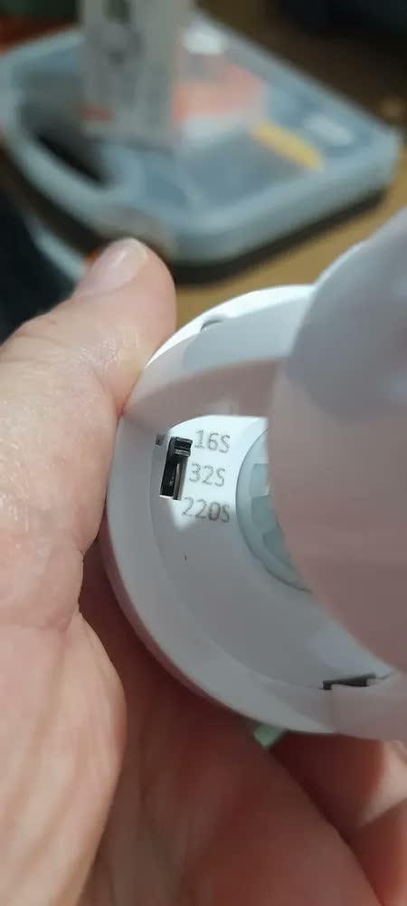 foto de Kit 2 Sensor De Presença E Movimento Iluminação Lâmpada Soquete E27 Fotocélula Infravermelho Bivolt Acende E Desliga Automático Thop Tech Importados