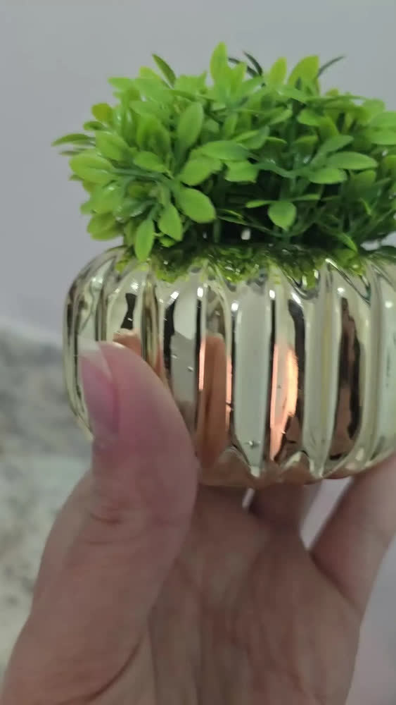foto de Mini Vasinho Decoração Com Planta Artificial Porcelana 10cm