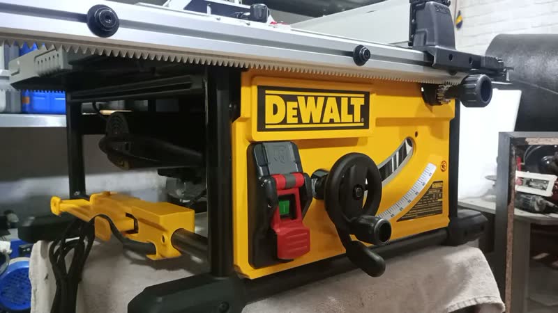 foto de Serra Circular De Mesa Dwe7492 2000w Dewalt Com Disco