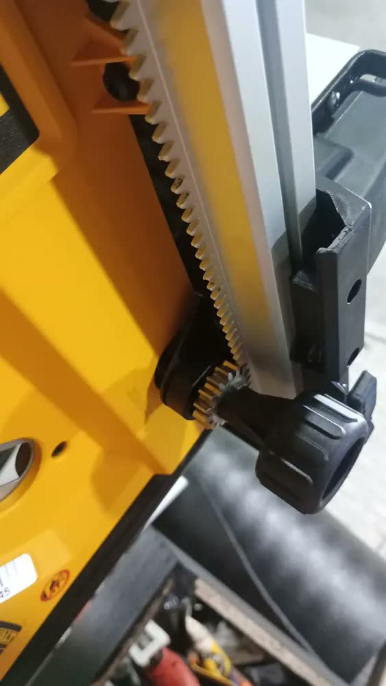 foto de Serra Circular De Mesa Dwe7492 2000w Dewalt Com Disco
