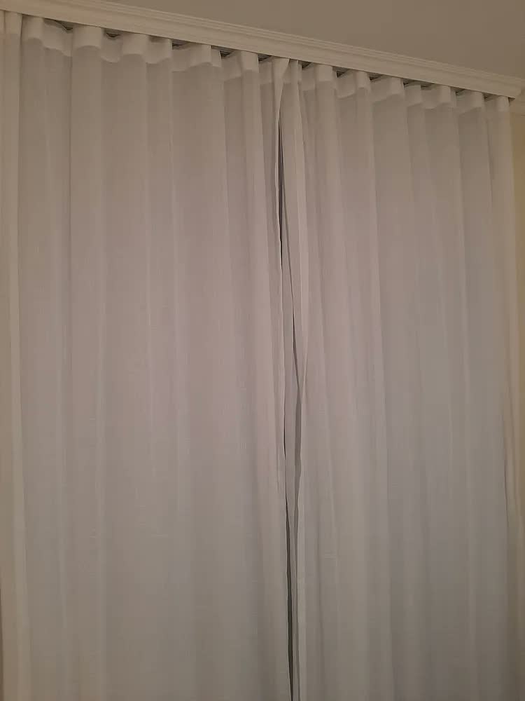 foto de Cortina Linho Blackout 100% 4,00m Trilho Duplo Alt. Person