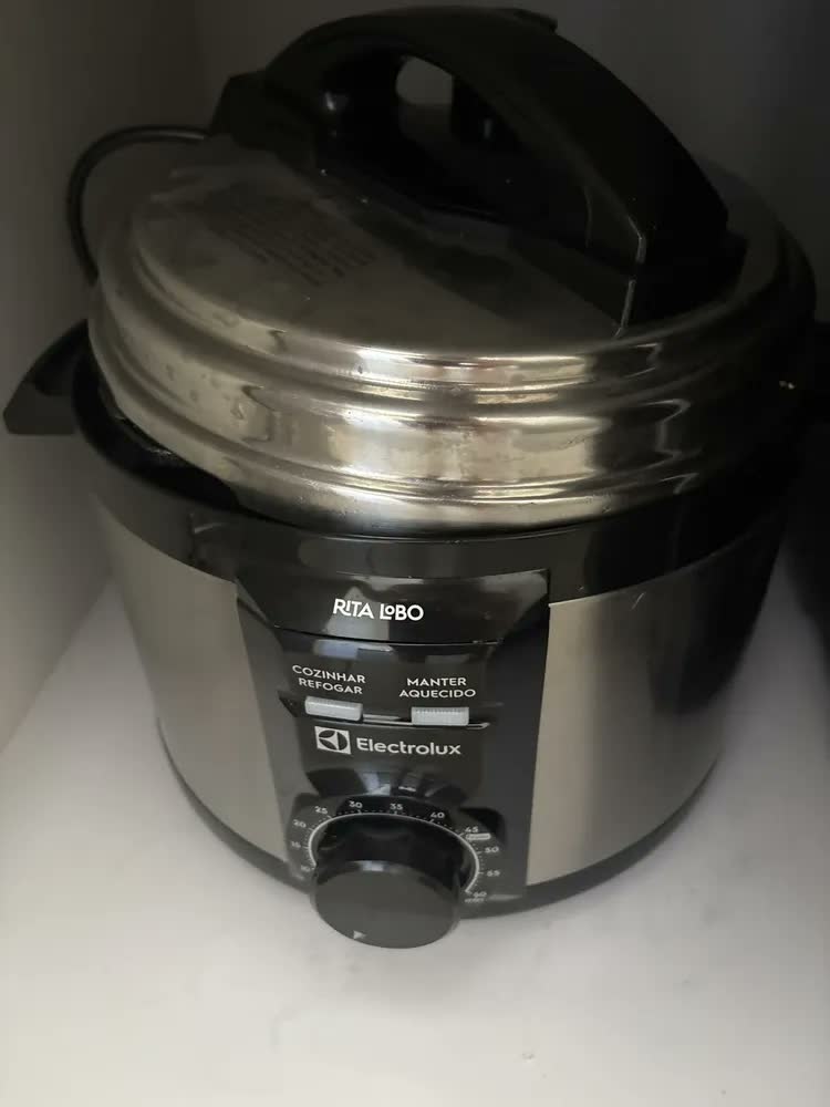 foto de Panela De Pressão Elétrica Electrolux Inox 3l C/ Timer Pce15