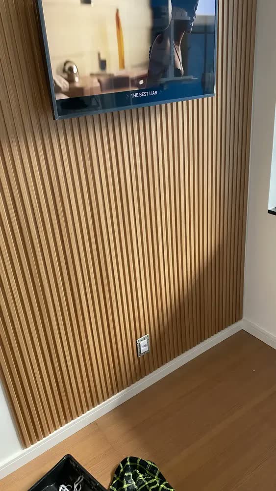 foto de Painel Ripado Interno Em Wpc 2,90m X 15cm Cor Carvalho