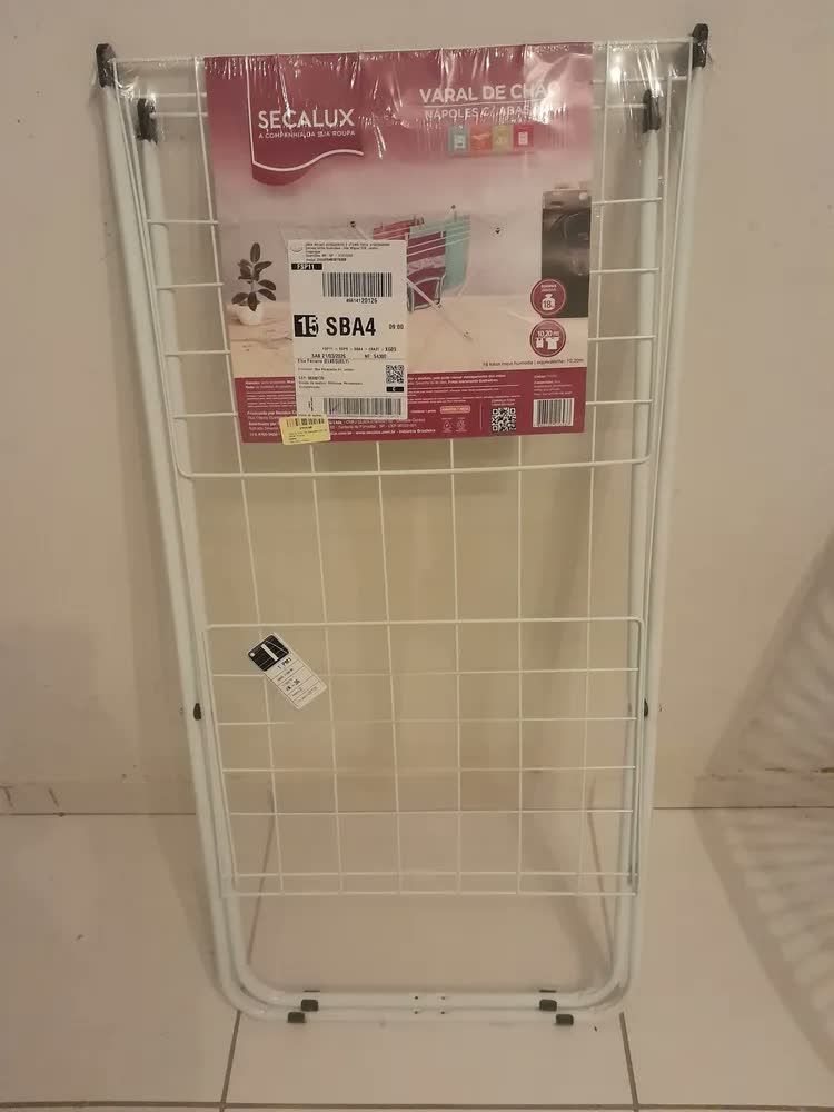 foto de Varal De Chão Inox Reforçado Com Abas Retrátil Grande
