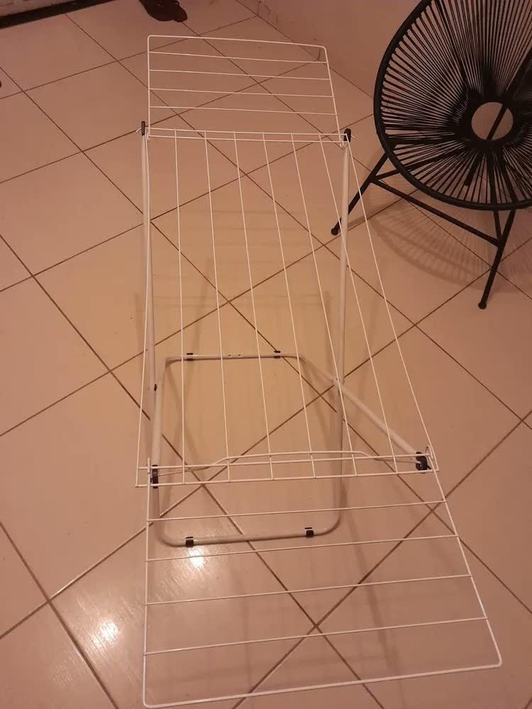 foto de Varal De Chão Inox Reforçado Com Abas Retrátil Grande