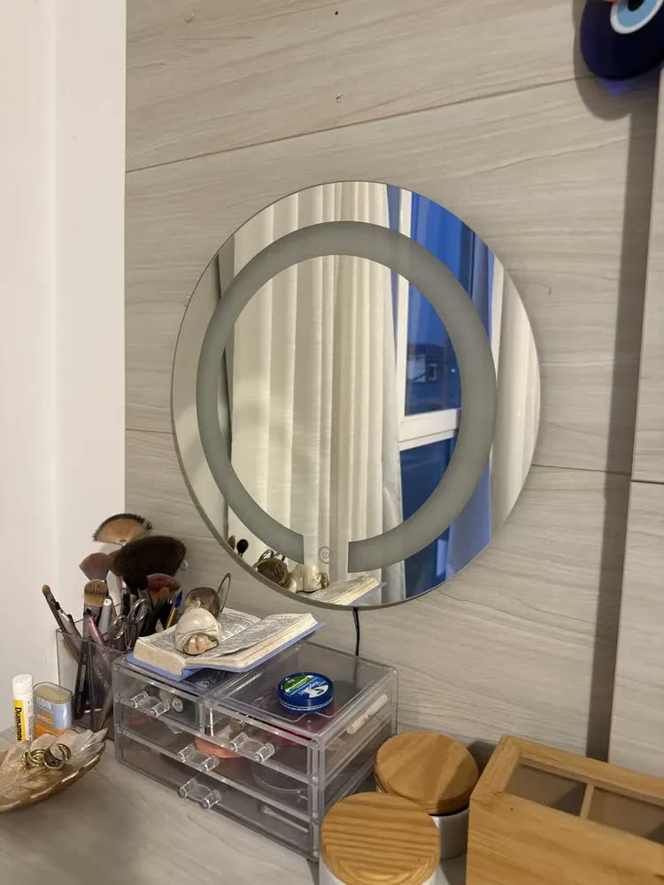foto de Espelho Com Led Para Maquiagem 40cm Iluminado Touch Screen