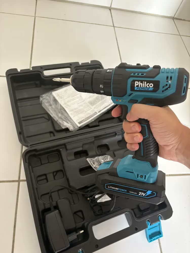 foto de Furadeira Parafusadeira De Impacto Philco PPF21M 21v 10mm Bivolt Cor Azul-petróleo