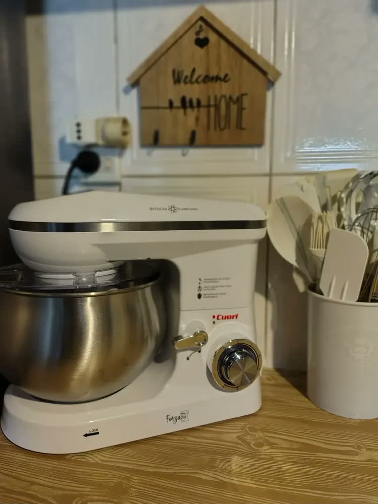 foto de Batedeira Planetária Cuori 1400w 6vel Tigela 5l +acessórios - Branco - 50 60hz