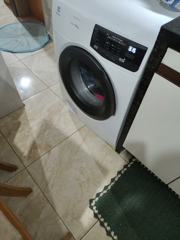 foto de Secadora de roupas Electrolux SFP12 12 kg 8 ciclos eficiente cor branca