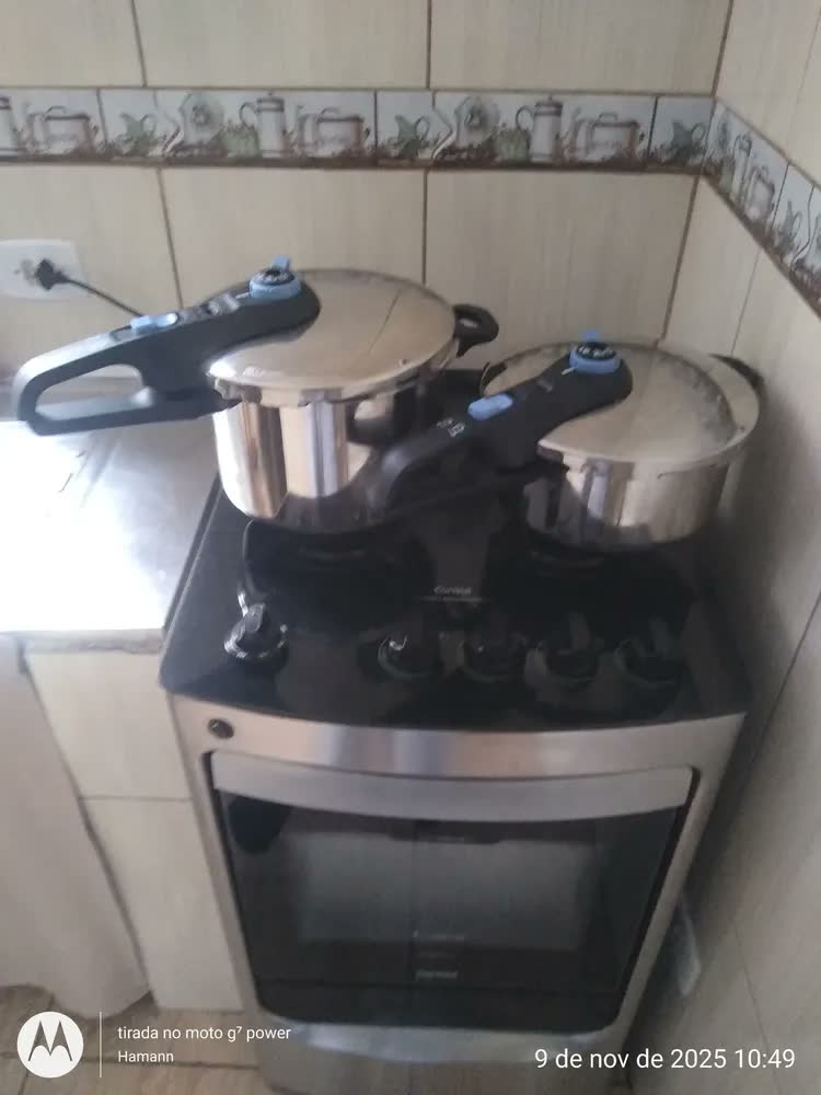 foto de Panela De Pressão Rochedo Inox Trendy 6 litros Fechamento Externo Com Cesta De Vapor