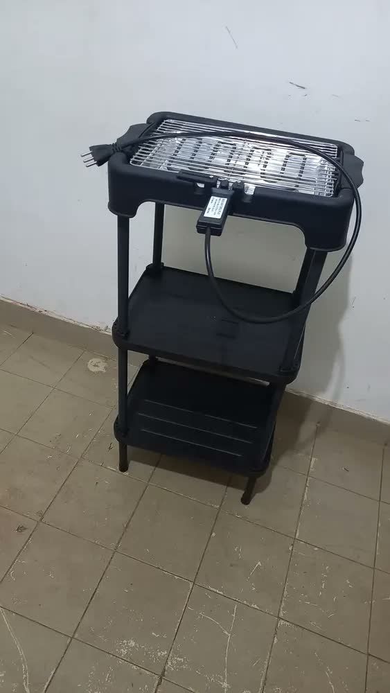 foto de Churrasqueira Elétrica Prática Moderna Com Estante Segura
