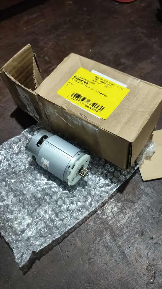 foto de Motor C/ Pinhão P/ Parafusadeira Dcd700 Dcd710 Dewalt