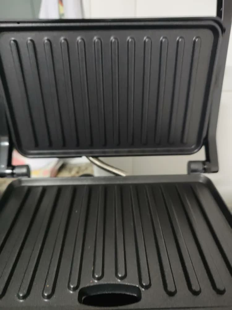 foto de Grill Sanduicheira Mallory Chefpro 900w Black Inox Antiaderente Com Coletor Gordura