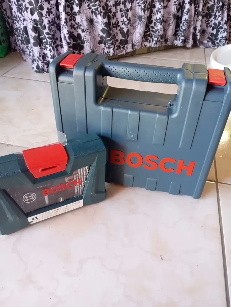 foto de Furadeira Impacto 1/2pol 850w Gsb16 Re Maleta Bosch + Kit Cor Azul
