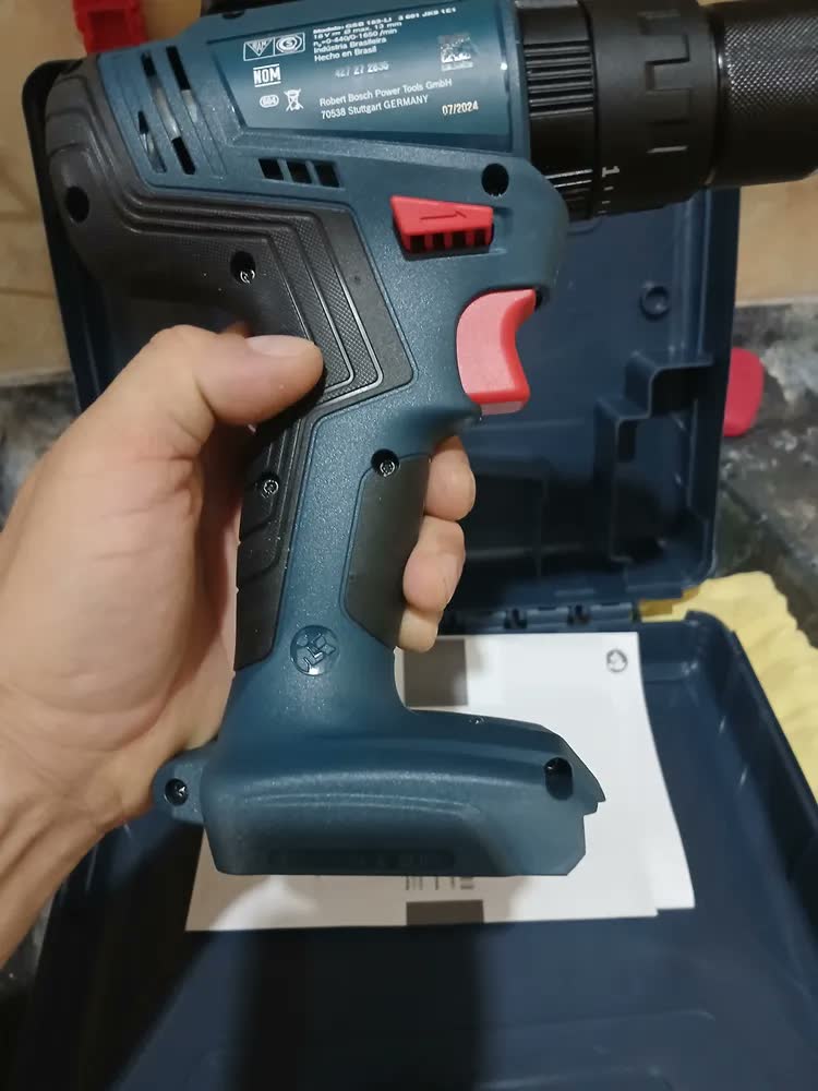 foto de Furadeira E Parafusadeira De Impacto 1/2 Gsb 183 Li Com Carregador Bateria E Maleta Bosch