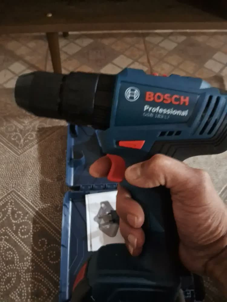 foto de Furadeira E Parafusadeira De Impacto 1/2 Gsb 183 Li Com Carregador Bateria E Maleta Bosch