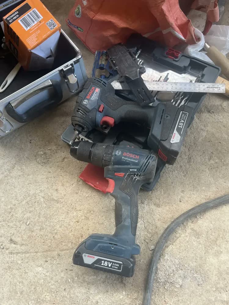 foto de Combo Furadeira GSB 185-LI + Chave Impacto GDR 200 Bosch Azul