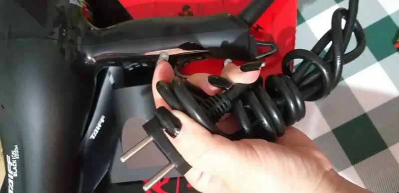 foto de Secador De Cabelo Profissional Taiff Black Ion 2000w
