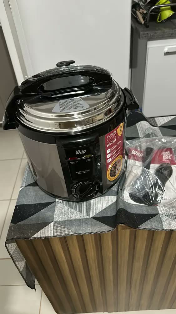 foto de Panela Pressão Elétrica Wap Wppe2 5 Litros Antiaderente 900w 220V