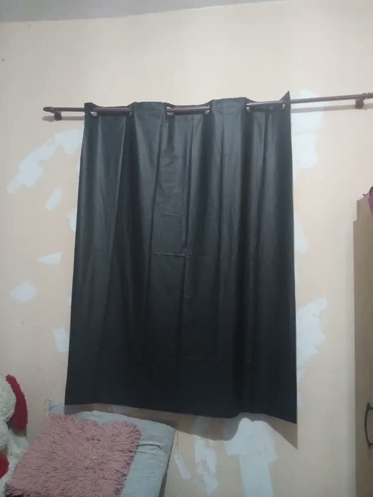 foto de Cortina Blackout De Pvc 1,10m X 1,30m Preto Corta Luz