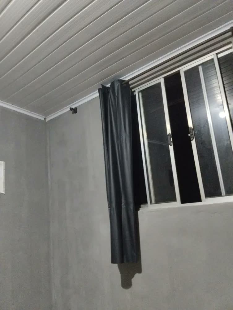 foto de Cortina Blackout De Pvc 1,10m X 1,30m Preto Corta Luz