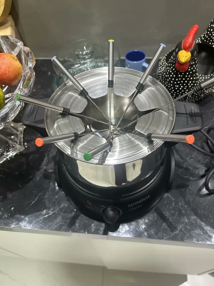 foto de Panela De Fondue Elétrica Mondial Le Gourmet Aço Inox