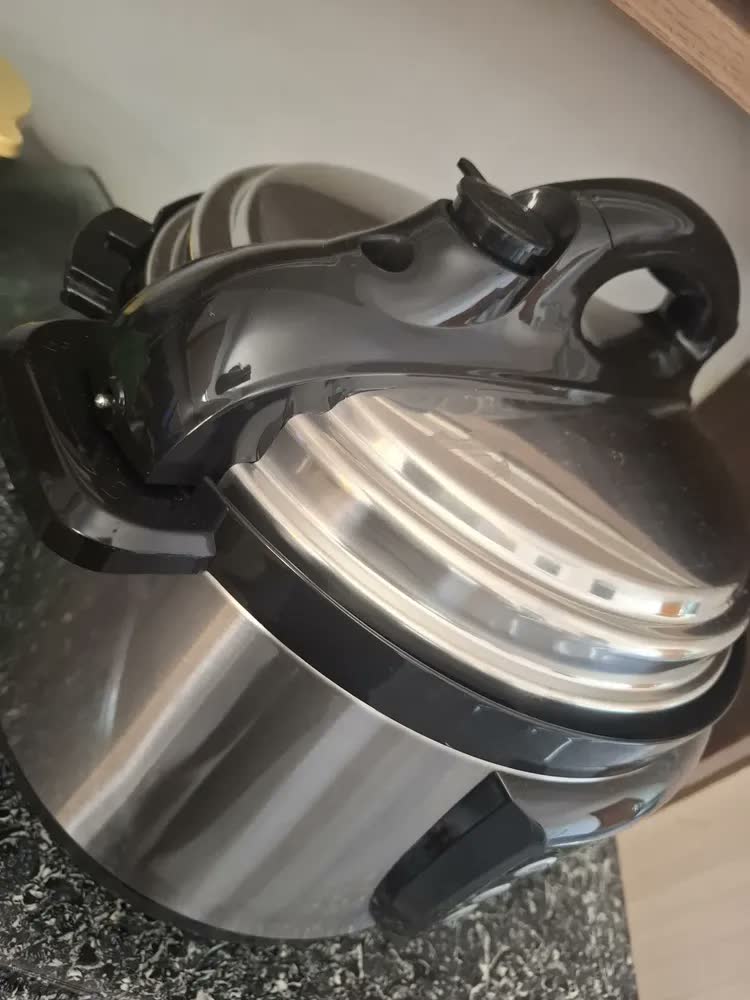 foto de Panela De Pressão Elétrica Midi 5l Inox Com Preto Itatiaia