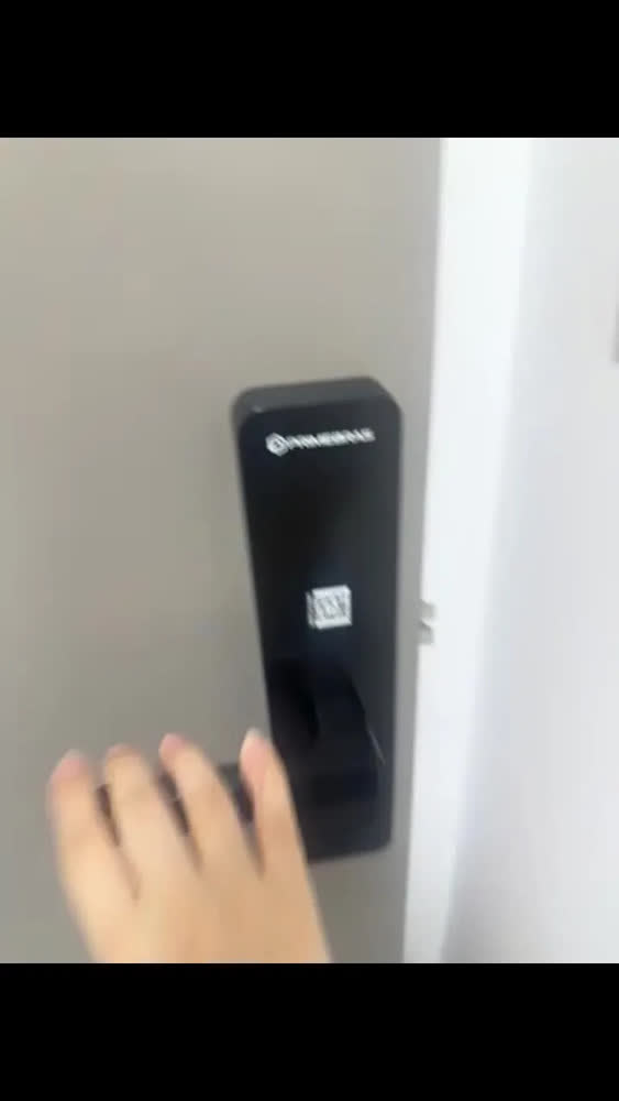 foto de Fechadura Digital Eletrônica Senha Biometria E App Primebras