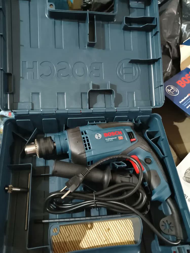 foto de Furadeira De Impacto 1/2 Pol 850w Gsb16re Com Maleta Bosch