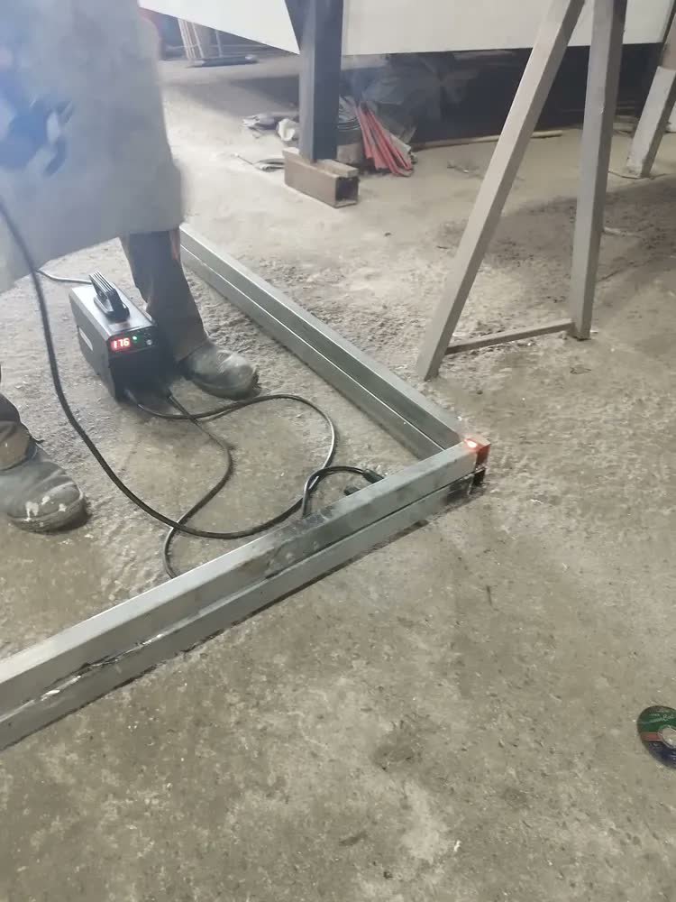 foto de Máquina De Solda Inversora Portátil 250 Amperes