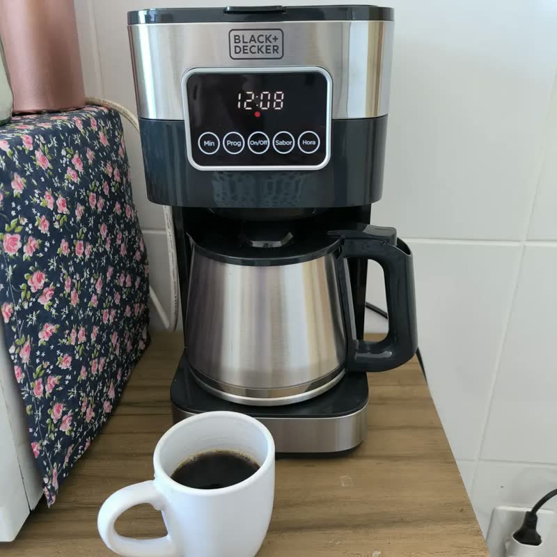 foto de Cafeteira Elétrica Inox Black Decker CM350G Capacidade 1,5L